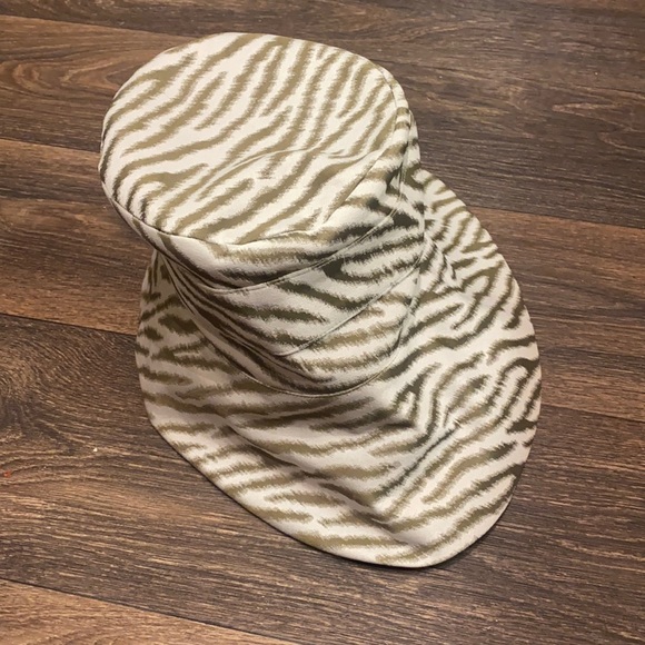 SOLEIL BUCKET ZEBRA HAT - Picture 2 of 5